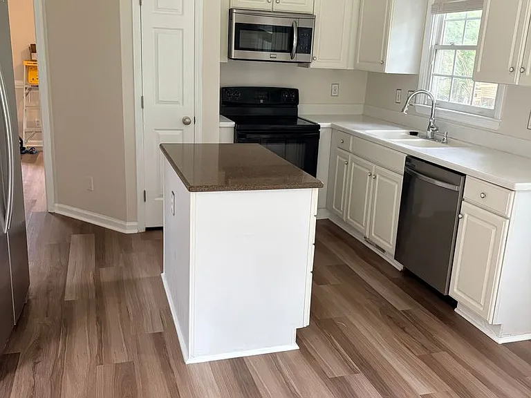 4911 Brompton Ln — Photo 4