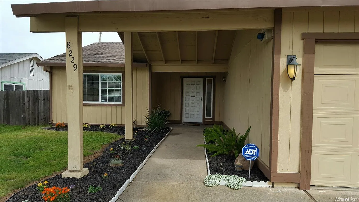 8229 Summerplace Dr photo 1