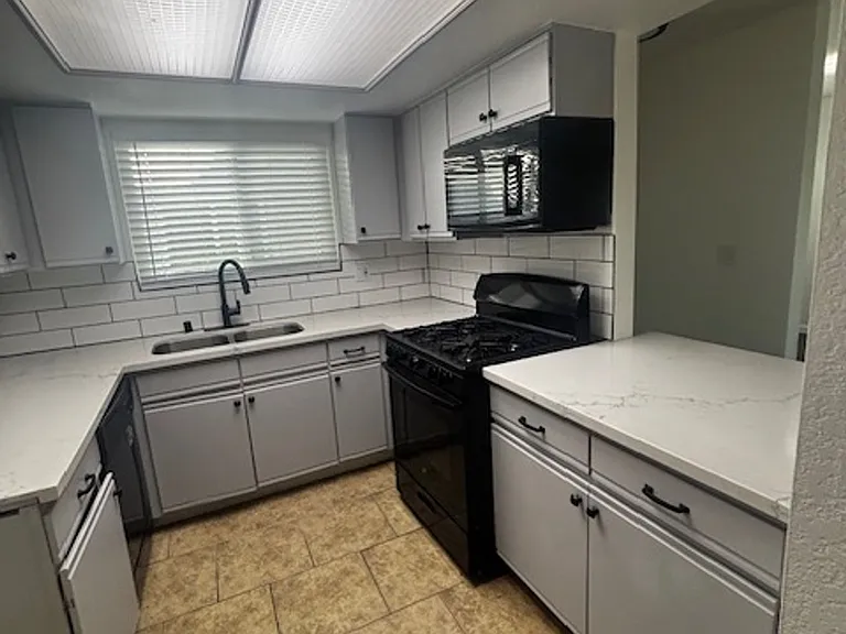2818 W Avenue K8 — Photo 29
