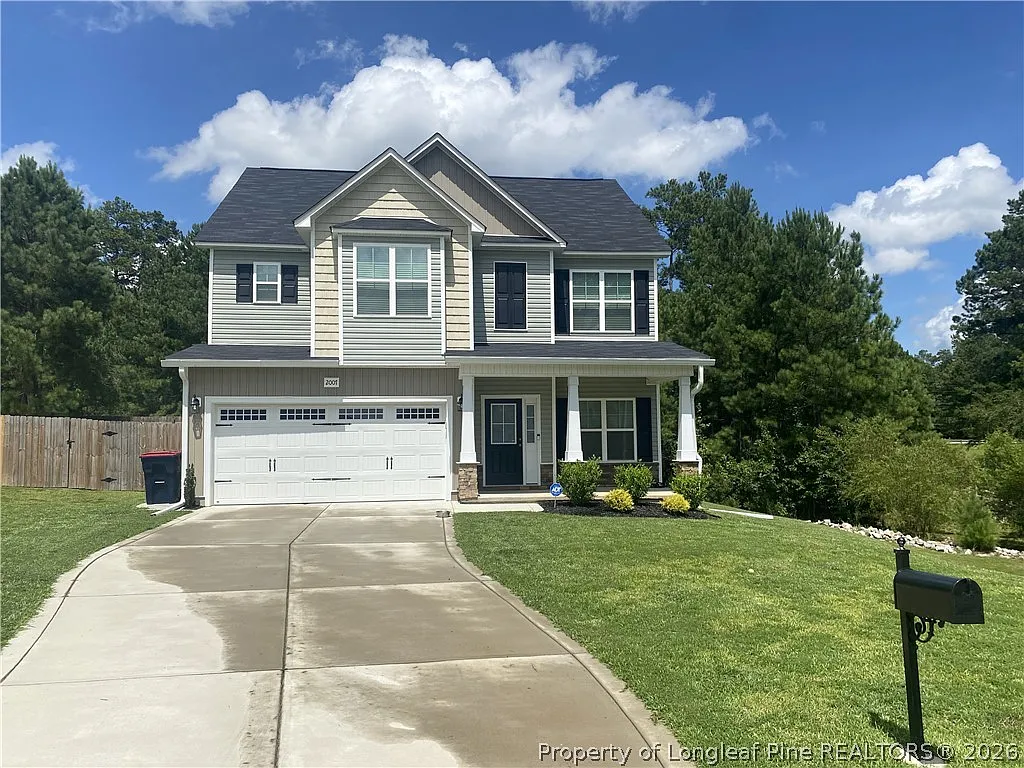 4 bed, 2.5 bath, 2134 sqft, $2,200 — Photo 2