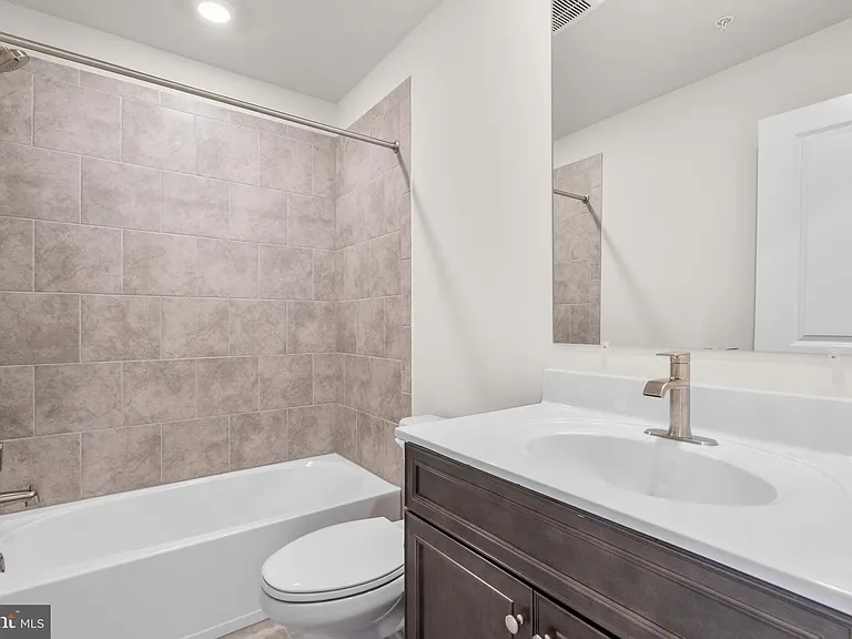 1826 Parham Way — Photo 27