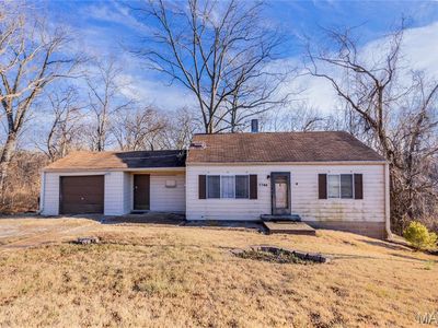 7786 Becker Rd, Saint Louis, MO, 63129