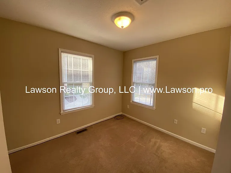 3800 Greenway Dr SW — Photo 29