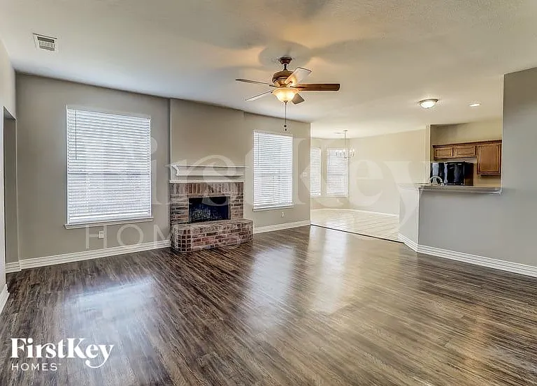 3001 Creekbend Ct — Photo 3