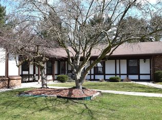 4517 Bekinshire Dr NW #23, Comstock Park, MI 49321