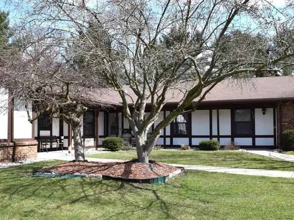 4517 Bekinshire Dr NW #23, Comstock Park, MI 49321