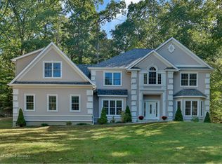 22 Saddle Ridge Rd, Ossining, NY 10562