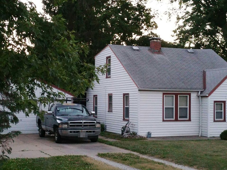 2nd image of 813 S Stewart St