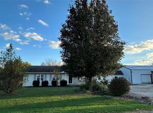 466 W Wasser Dr, Brownstown, IL 62418