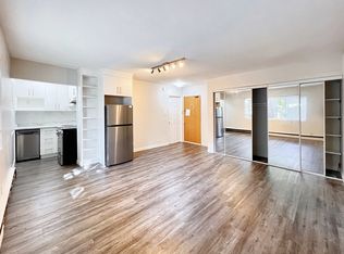 411 Agnes St #304, New Westminster, BC V3L 1G2