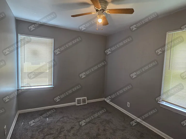 11591 Roxbury St — Photo 6