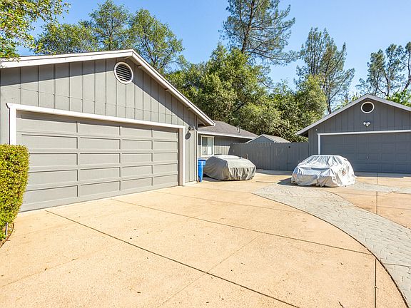 3rd image of 1761 Edgewood Dr