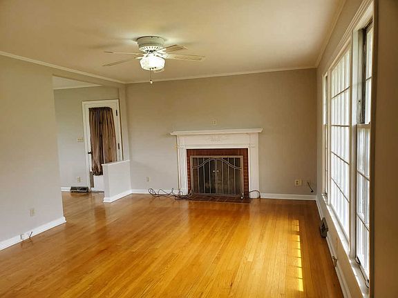 4th image of 404 W Lehman St