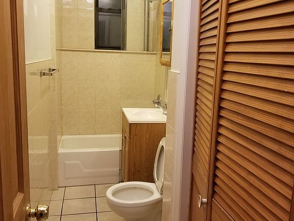 5th image of 3271 48th St APT 1R