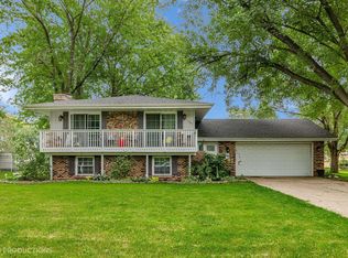 1183 Winterhaven Ln, Crown Pt, IN 46307