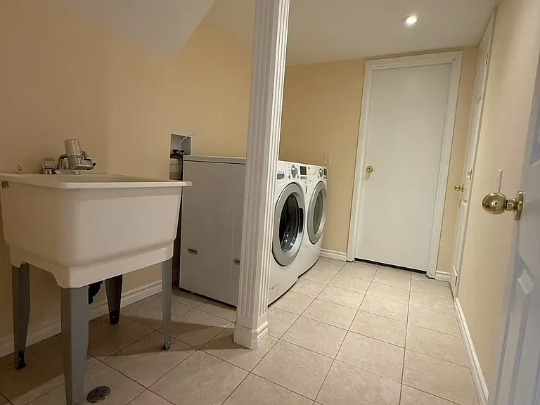 278 Ivy Jay Cres #BASEMENT — Photo 7