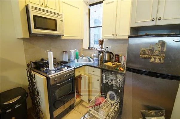 Rented by City Stop Realty | media 16