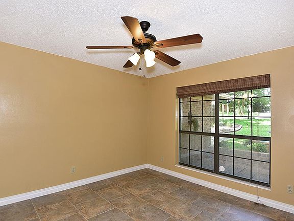 4th image of 462 Shiloh Dr