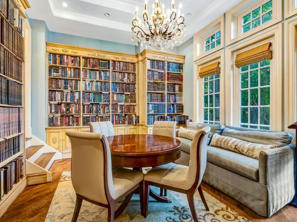 850 East 23rd Street image 4 of 47