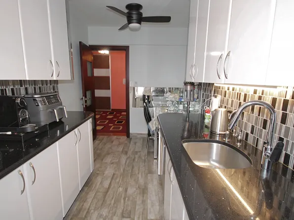 2209 Knapp Street image 5 of 18