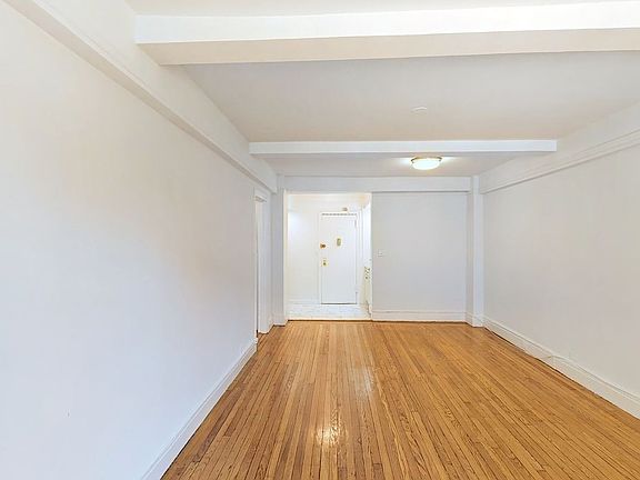 4th image of 50 W 72nd St APT 604
