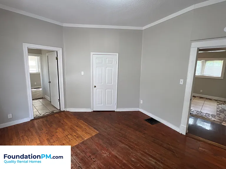 701 E Alston Ave — Photo 13
