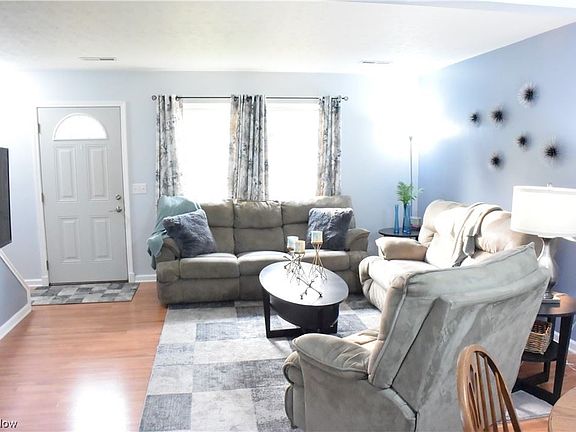 3rd image of 26 Oviatt Dr APT 1