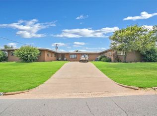207 Choctaw Rd, Foss, OK 73647