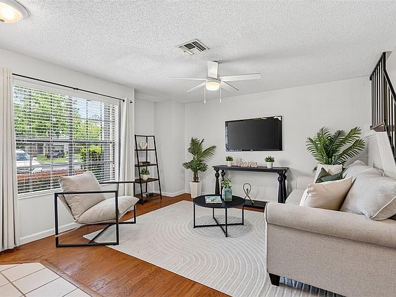 3rd image of 2920 LOWELL COURT