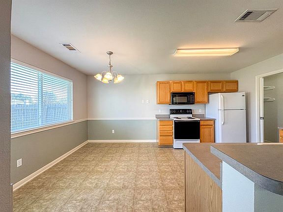 3rd image of 1615 Oak Chase Trl