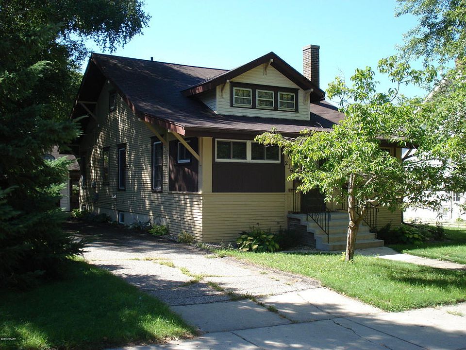 1st image of 216 2nd Ave SE