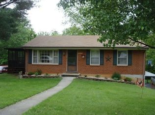 803 Shelbourne Ave, Vinton, VA 24179
