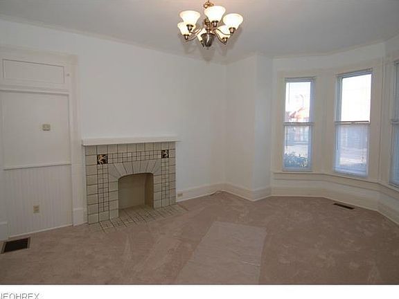 3rd image of 532 Thurman St