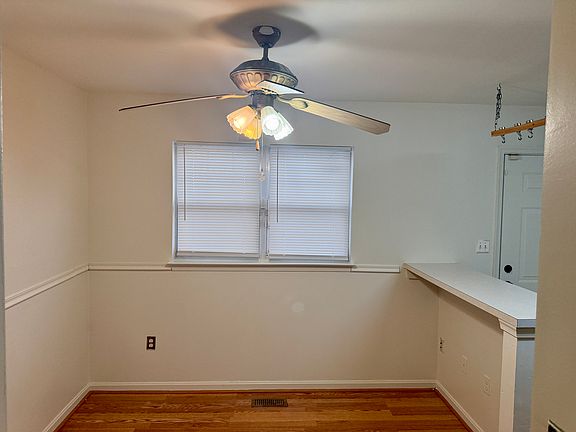 4th image of 704 W Cherry Blossom Way