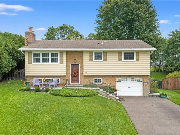 338 Paul St, Endicott, NY 13760