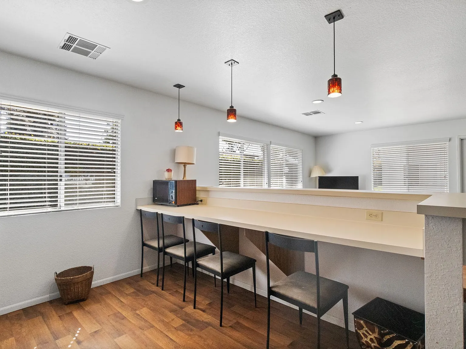 Nestor Regency Apartments — Photo 4