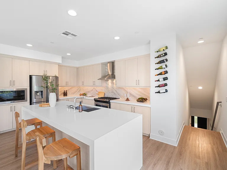 2111 N Cahuenga Blvd #A-1 — Photo 9