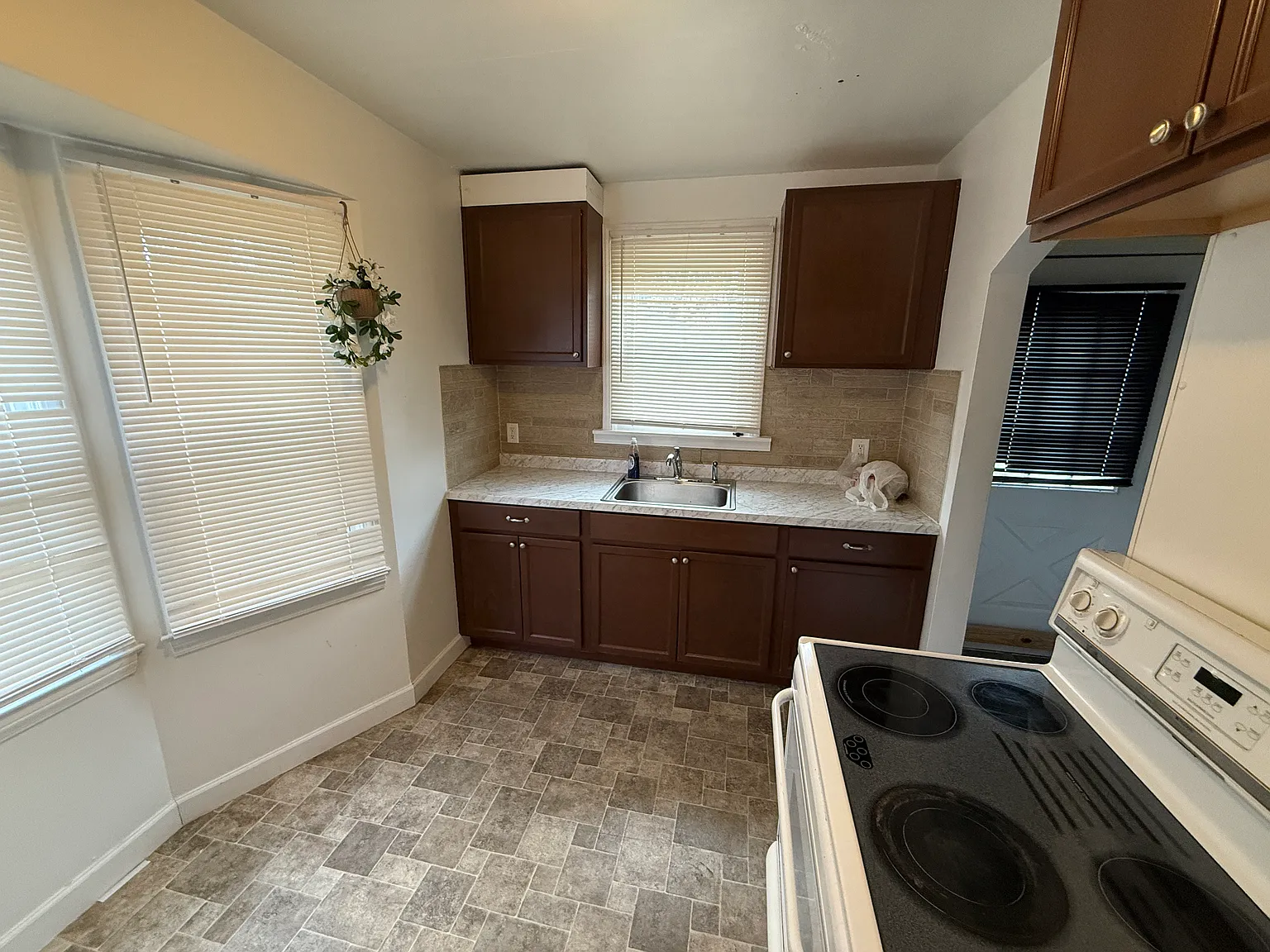 2 bed, 725 sqft, $1,150 — Photo 4