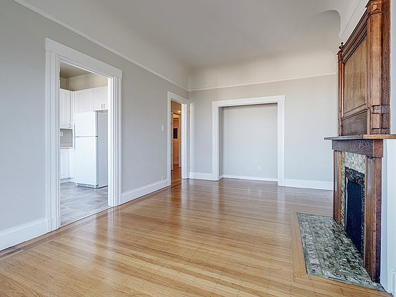 5th image of 846 Waller St #B