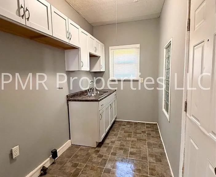 5922 N 28th Ave — Photo 3