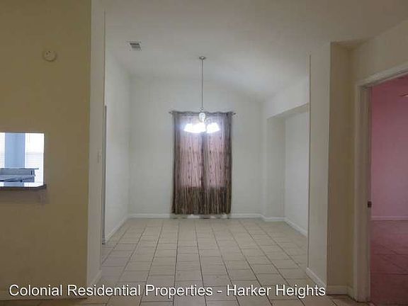 3rd image of 4403 Greenlee Dr