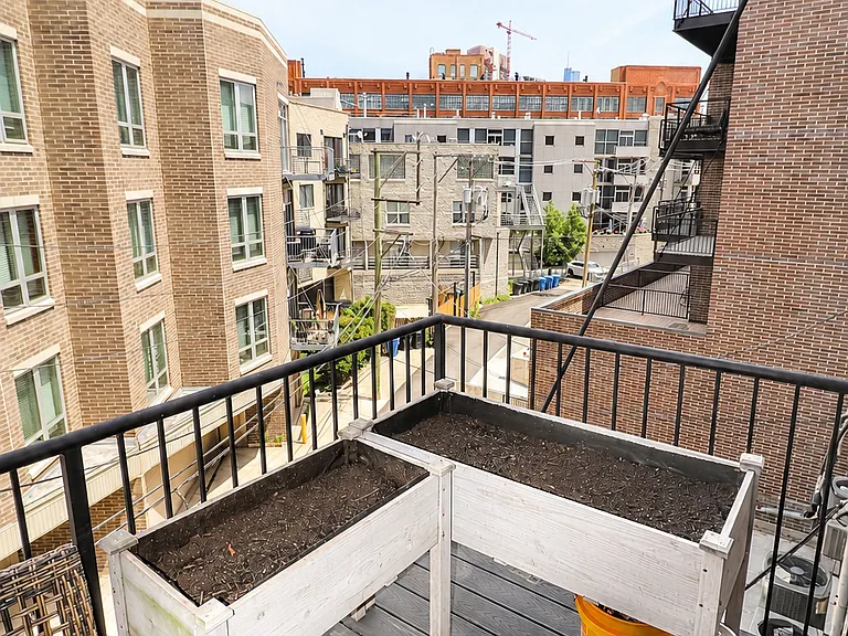 707 N Milwaukee Ave #3R — Photo 6