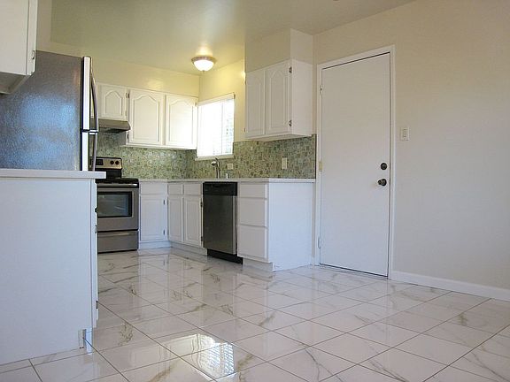 4th image of 4536 Blackford Ave