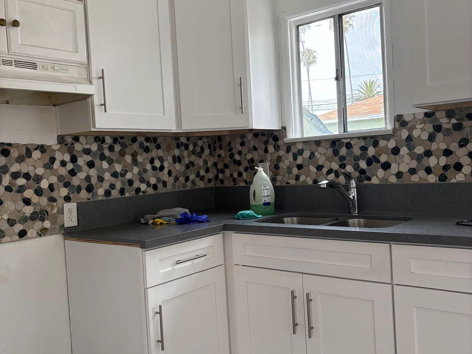 1 bed, 550 sqft, $1,800 — Photo 2