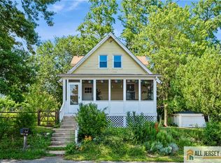 4 Woodrow St, Middlesex, NJ 08846