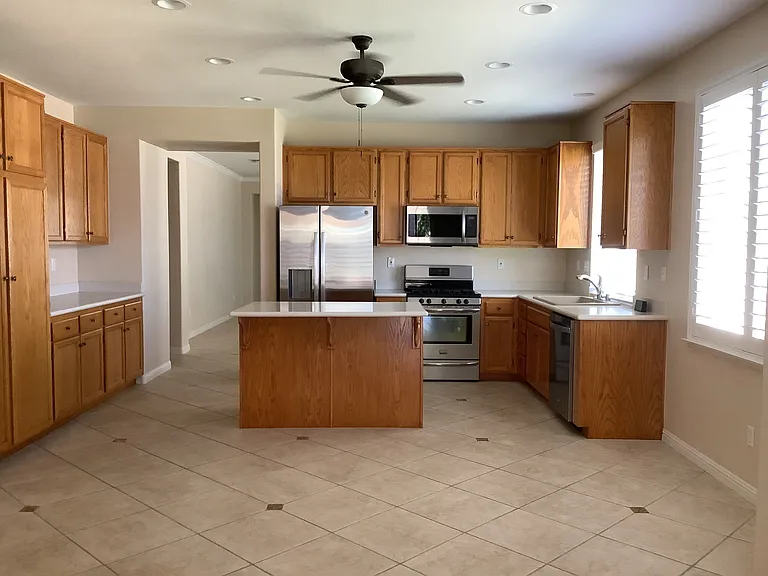 31775 Emerald Dr — Photo 6