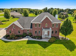 27 Golden Wheat Ln, Wrightstown, WI 54180