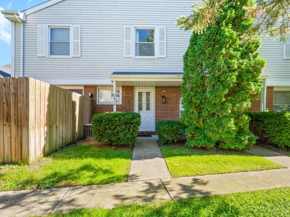 2614 Cherrywood Ct, Saint Joseph, MI 49085