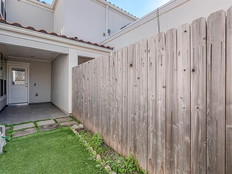 13412 Preston Cliff Ct — Photo 38