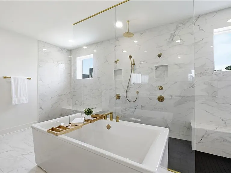 4510 Hawthorn Cir — Photo 37